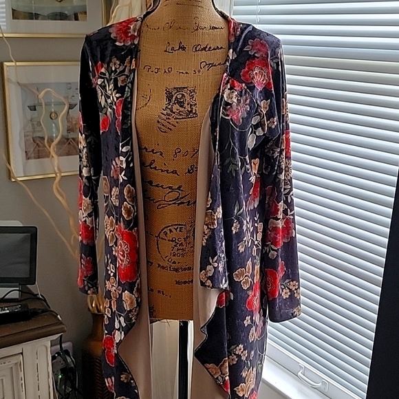 Urban Mangoz Cardigan - Picture 1 of 6